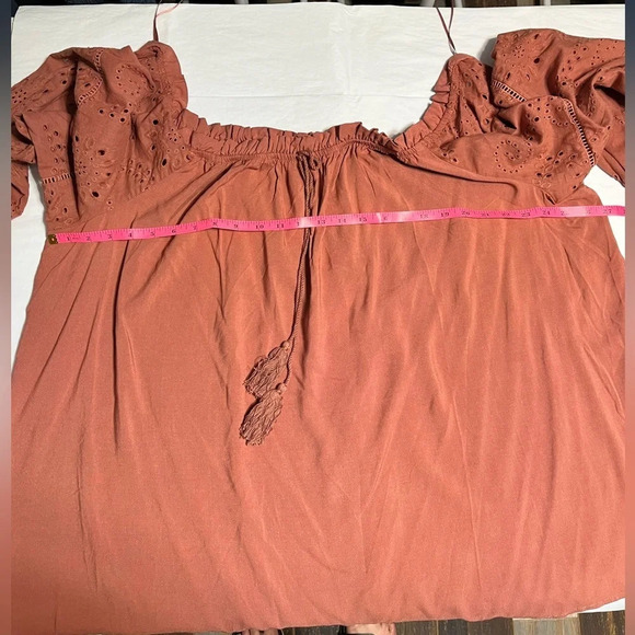 Maurices Plus Size Solid Eyelet Sleeve Off The Shoulder Top size 4xl (26) - Picture 7 of 8